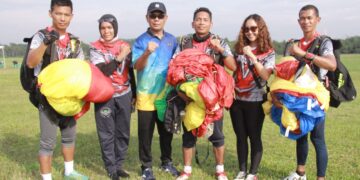 Jelang Penutupan PORPROV Jabar XIV, Herry Tersenyum Bangga Terjun Payung Juara Umum Cabor